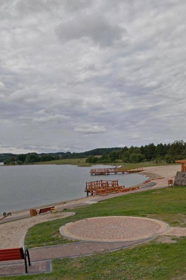 Domek Letniskowy Nad Jeziorem Wiejskim Lakie Buitenkant foto