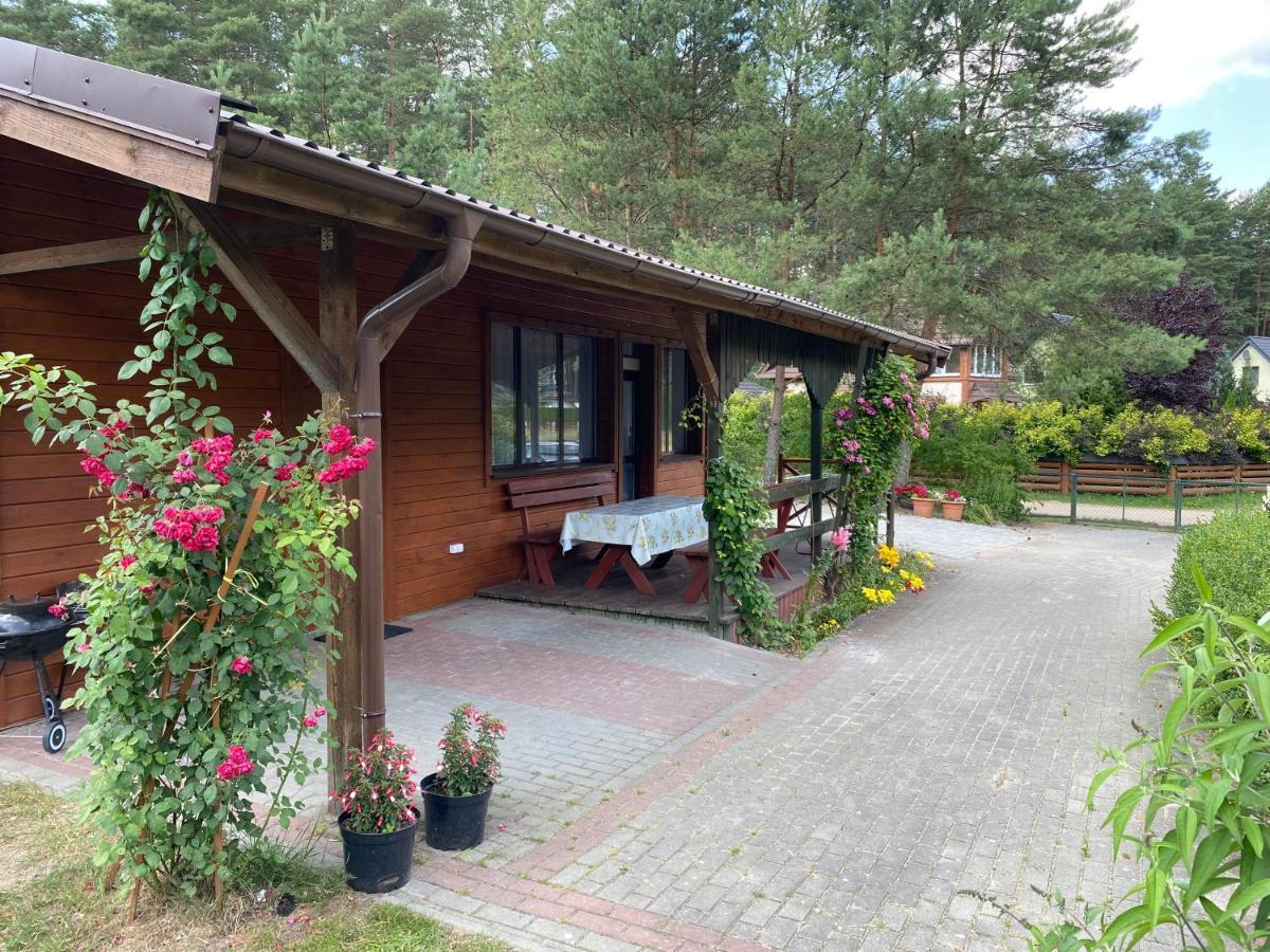 Domek Letniskowy Nad Jeziorem Wiejskim Lakie Buitenkant foto
