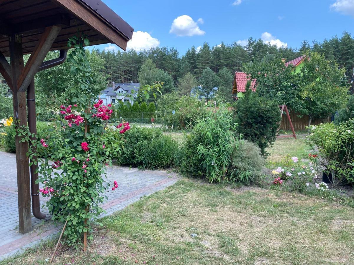 Domek Letniskowy Nad Jeziorem Wiejskim Lakie Buitenkant foto
