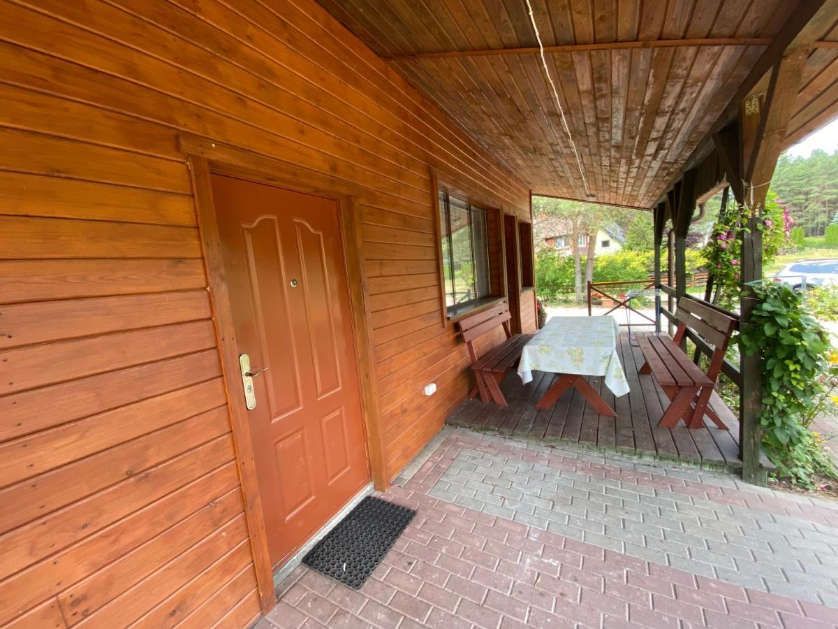 Domek Letniskowy Nad Jeziorem Wiejskim Lakie Buitenkant foto