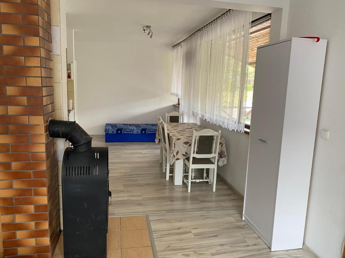 Domek Letniskowy Nad Jeziorem Wiejskim Lakie Buitenkant foto